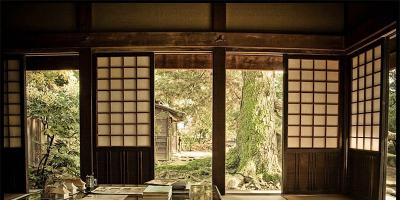 Japanischer Einrichtungsstil – Harmonie von Schönheit, Qualität und Funktionalität Japanischer Stil im Inneren einer Wohnung