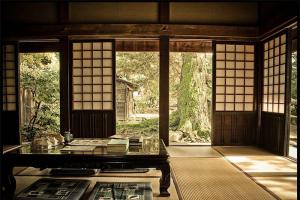 Japanischer Einrichtungsstil – Harmonie von Schönheit, Qualität und Funktionalität Japanischer Stil im Inneren einer Wohnung